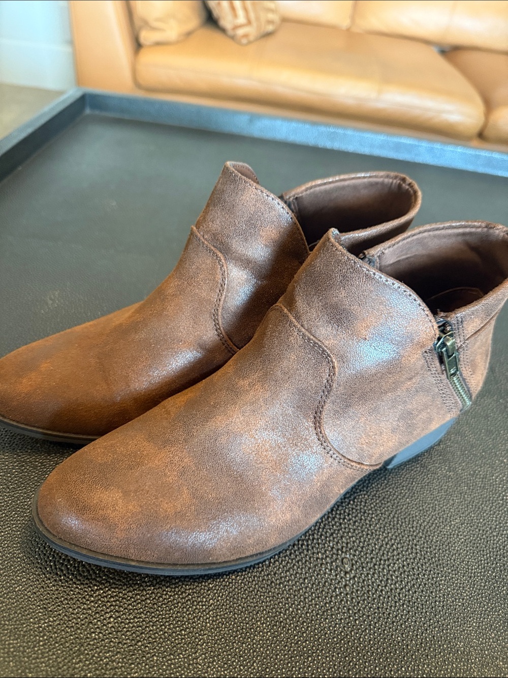 Sun+ Stone Distressed Brown Ankle Booties Zipper on sides size 8.5